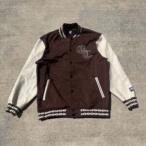 CROOKS & CASTLES (BROWN-CREAM) Medusa-BANDANA / VARSITY BOMBER JACKET M NWT